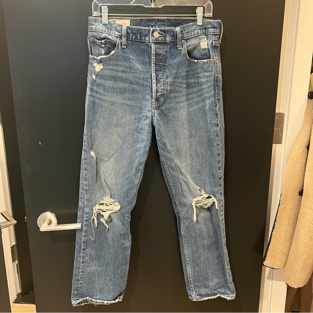 Gap Cheeky Straight High Rise with light distress, Size 31